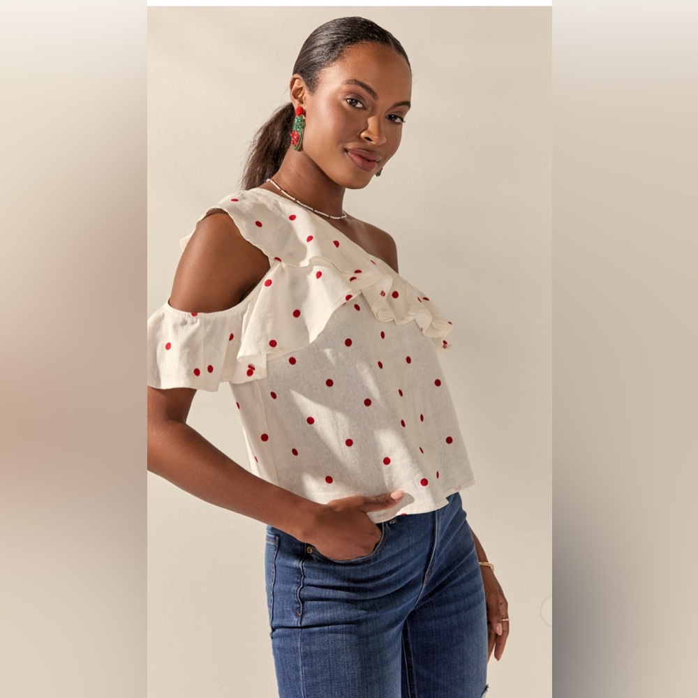 New Francescas Piper Cold Shoulder Polka Dot Blouse ,One-Shoulder Top